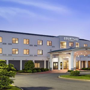 Courtyard By Marriott Kingston