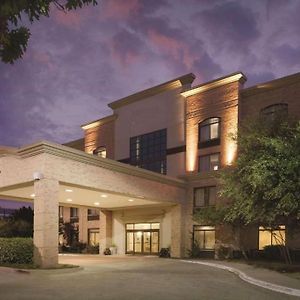 Pace Hotel Addison